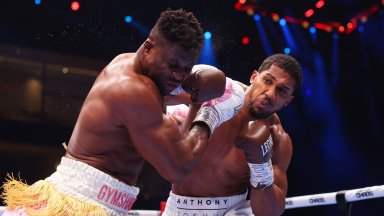 Джошуа размаза главата на новоизлюпения боксьор Нгану още във втория рунд