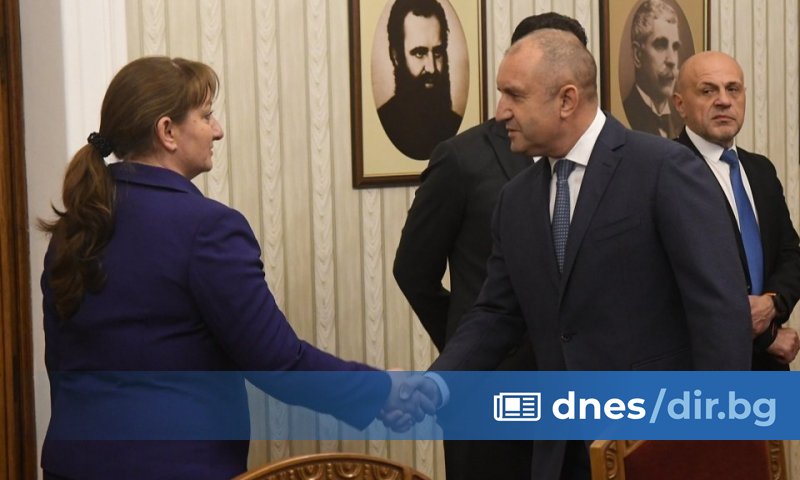 Радев започна с критики, че преговорите не са се случили