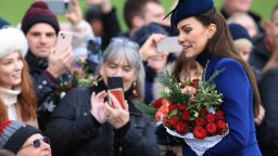 Скандал около Двореца: Манипулирана ли е новата снимка на Кейт? 