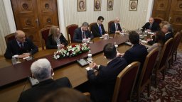 Денков обяви пред Радев "съществен напредък" в преговорите, предстои обсъждане на министрите