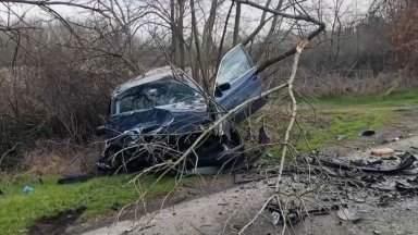 Той е полицай а загиналата му съпруга учителка по