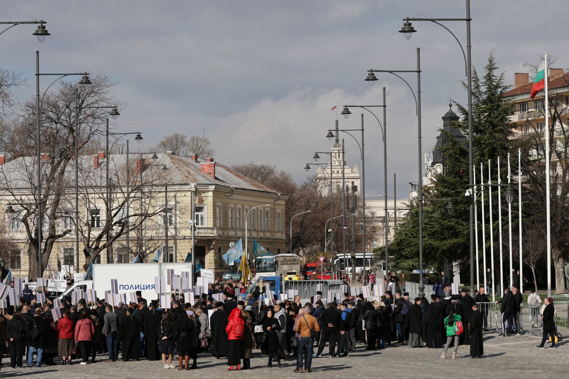 Протестът срещу промяна на наредбата при избора на нов сливенски митрополит