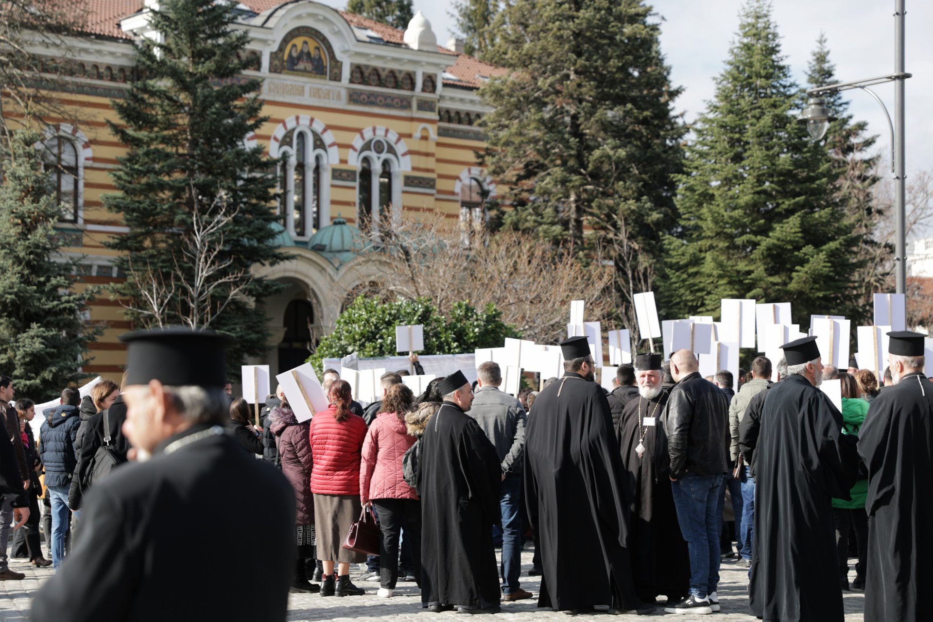 Протестът срещу новата наредба на Светия синод