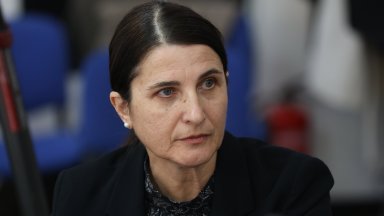 Във всички центрове за бежанци имаме три охранителни фирми които