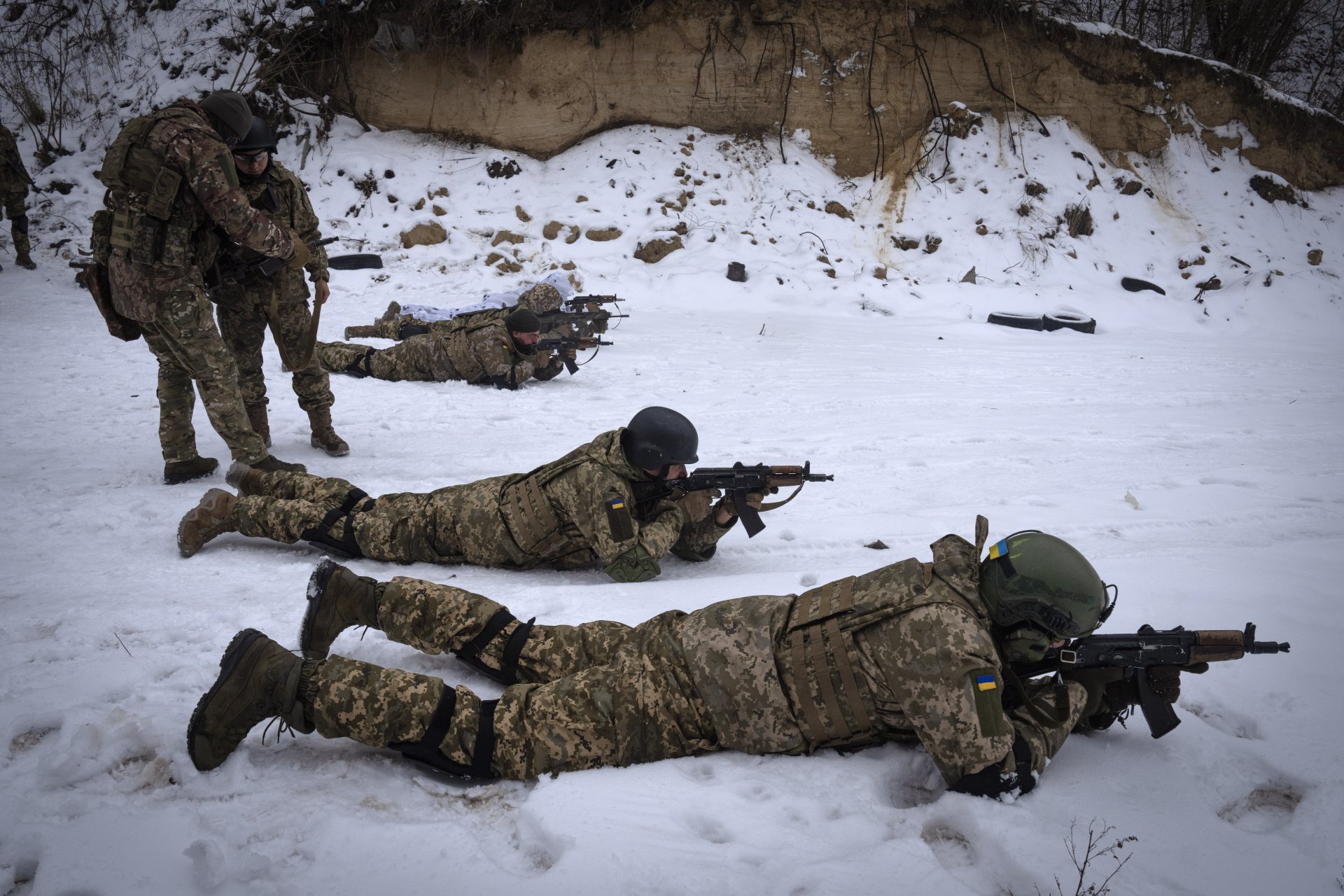 Бойци от Батальон "Сибир" по време на тренировки край Киев