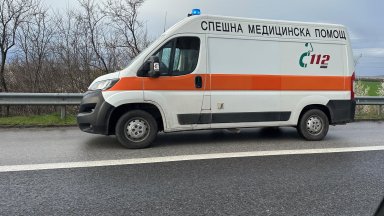 Кола падна от 10-метров мост в София, двама са пострадали