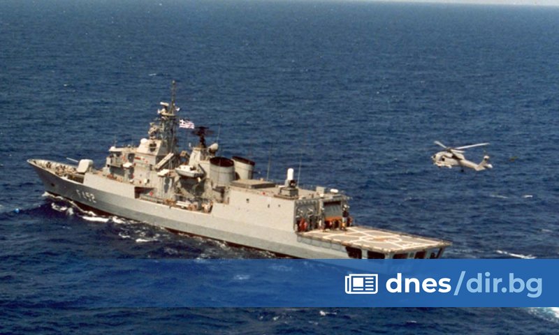 Според информацията фрегатата е стреляла с оръдията си срещу дроновете,