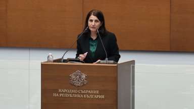 Тя беше извикана на изслушване заедно с вътрешния министър Калин