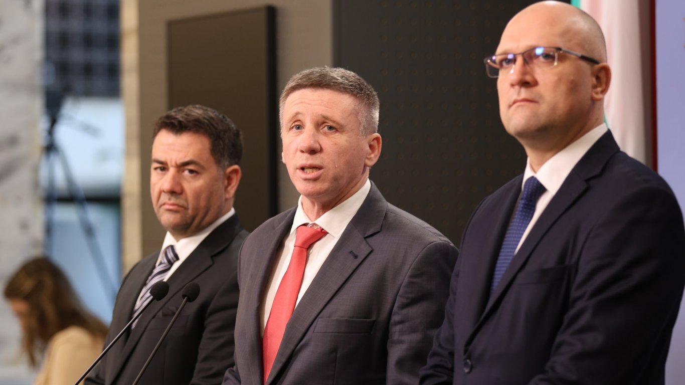 Изключените от "Възраждане" депутати учредиха формация "Алтернатива за България"