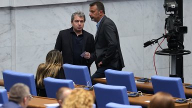 От ПП ДБ обвиниха ИТН Възраждане и БСП че плашат хората