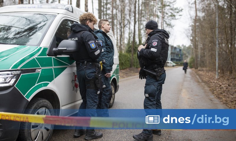 Волков е бил нападнат вчера със сълзотворен газ и чук,