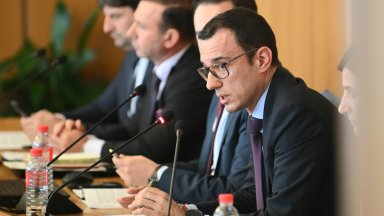 Председателят на СОС Цветомир Петров откри заседанието с думите че