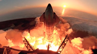 Почти пълен успех: Илон Мъск изстреля най-голямата ракета в света за четвърти път (видео)