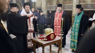 Русенци скърбят за патриарха, "не понесе скандалите в църквата"