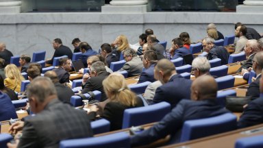 Прието бе титулярите на лицензии за експлоатация на ядрени съоръжения