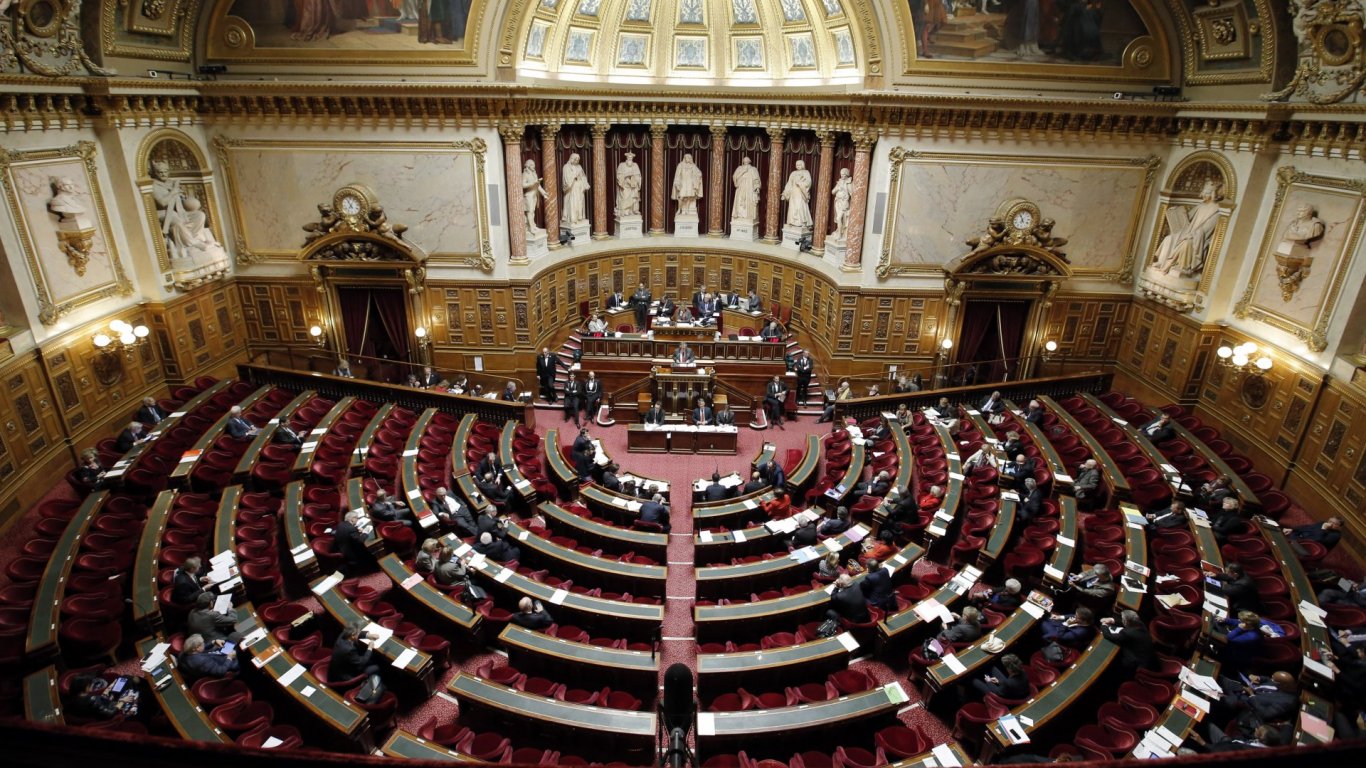 Франция прие по-сурови наказания за атаки срещу политици