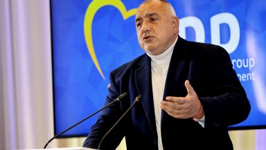 Той отказа да коментира преговорите защото не участва в тях