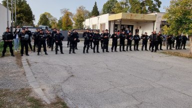 За бяха 158 народни представители трима от ПП ДБ бяха против