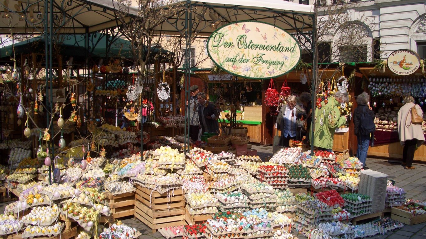 Във Виена посрещат пролетта с четири великденски базара