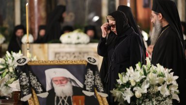 Митрофанова видя украинска провокация при изпращането на патриарх Неофит