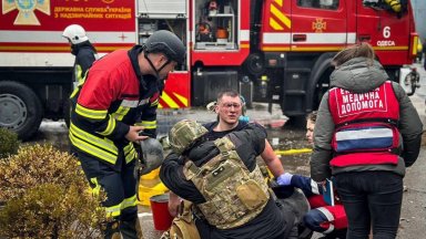 В болниците продължават да се лекуват 40 души пострадали при