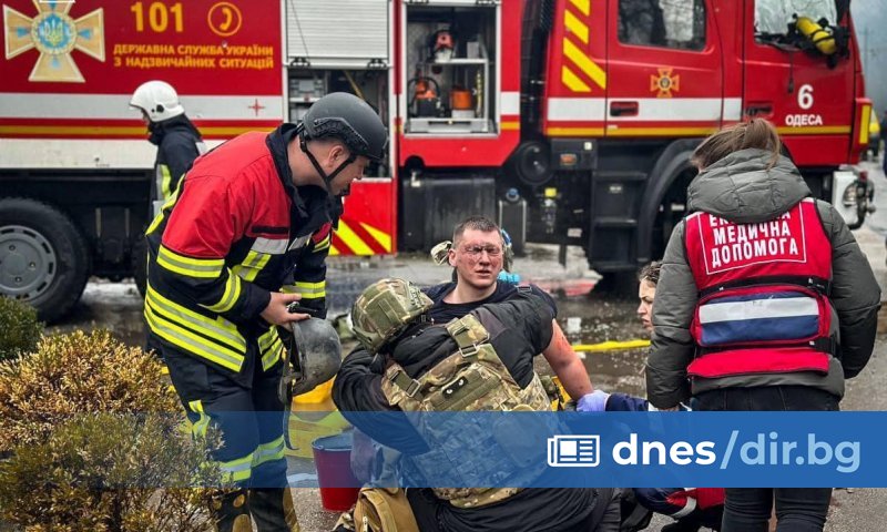 В болниците продължават да се лекуват 40 души, пострадали при