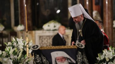 Вчера варненският и великопреславски митрополит Йоан избран за наместник председател на Светия