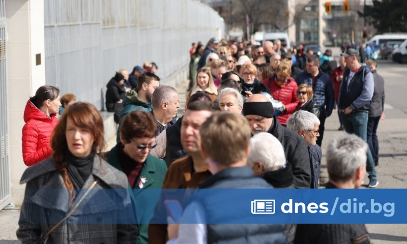 Снимки от обстановката пред руското посолство у нас ВИЖТЕ ТУК