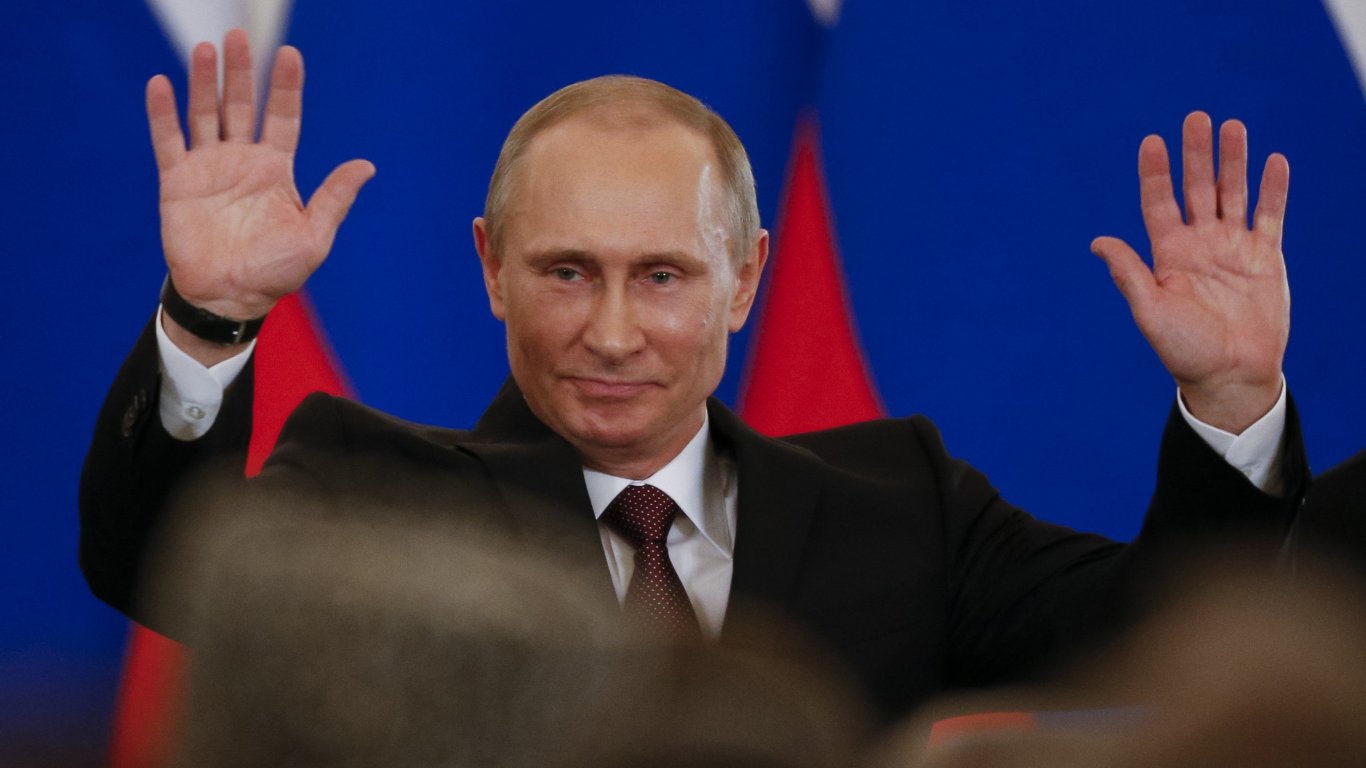 Над 80% от руснаците смятат Путин за решителен и мъдър, 76% - за честен и почтен