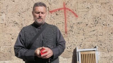 Свещеник в Сливен сравни БПЦ с празна бутилка, обяви гладна стачка заради касирания вот за митрополит