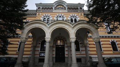 Бутиците на ул Съборна и заведенията на пл Света Неделя