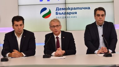 Преди това Иванов пръв напусна сградата на парламента където от