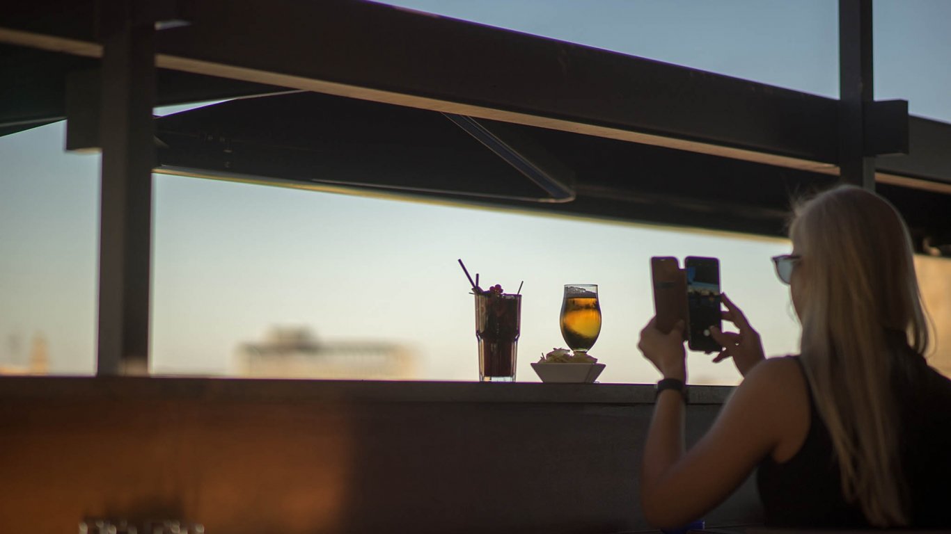 Не го пропускайте: Това е най-добрият бар на покрива в Европа