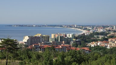 Хотелиери и ресторантьори предлагат Слънчев бряг да стане град