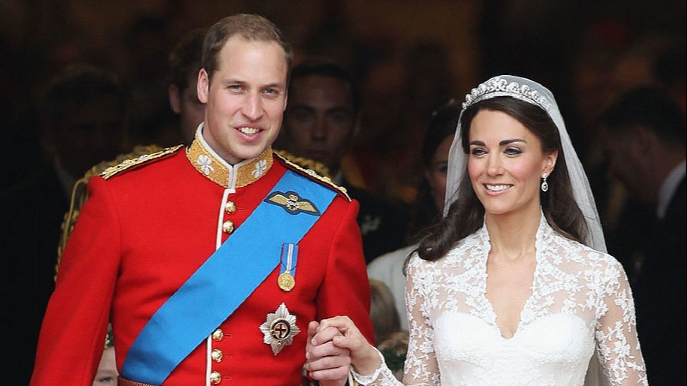 Булки за милиони: 7-те най-скъпи кралски сватбени рокли