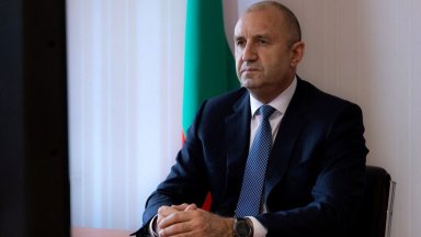 Това са тримата подуправители на БНБ Андрей Гюров Петър