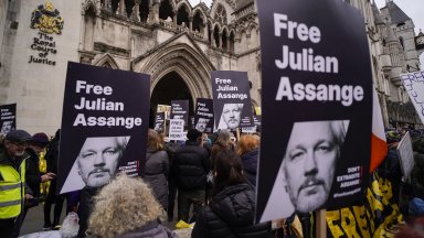 Изданието съобщи позовавайки се на свои източници че американското министерство