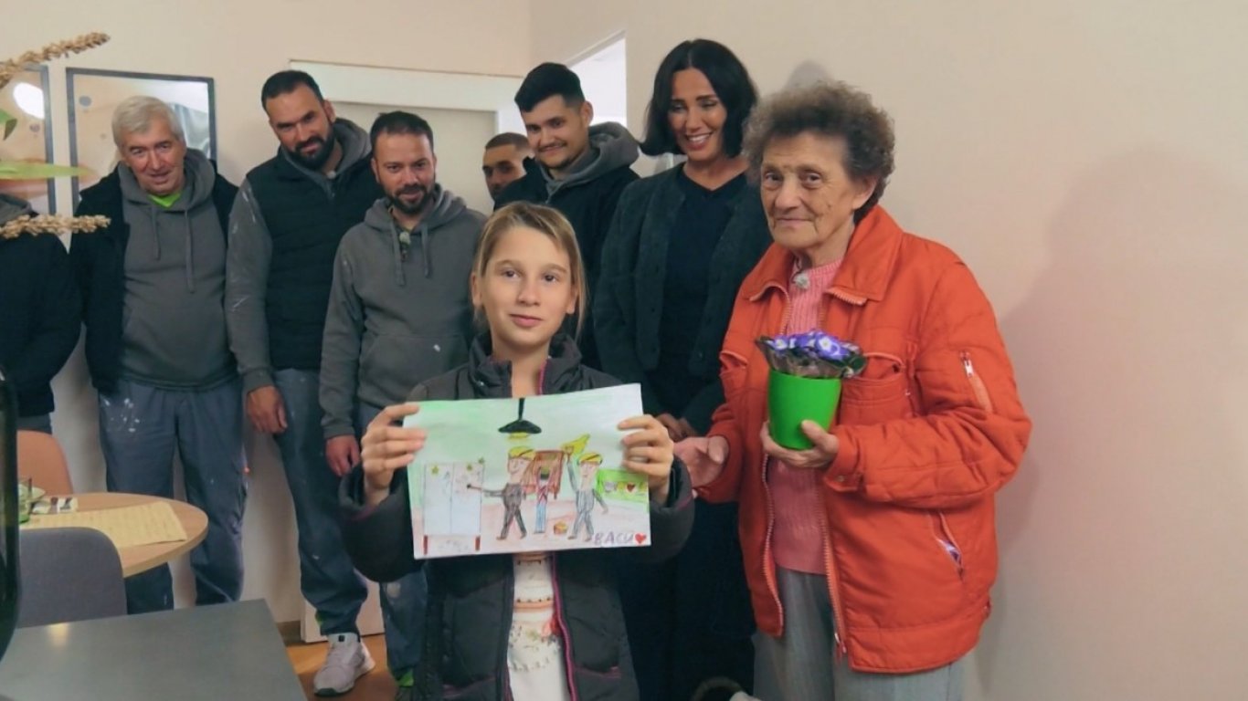 Васил Василев - Зуека дава съвети на малка художничка в "Бригада Нов дом"