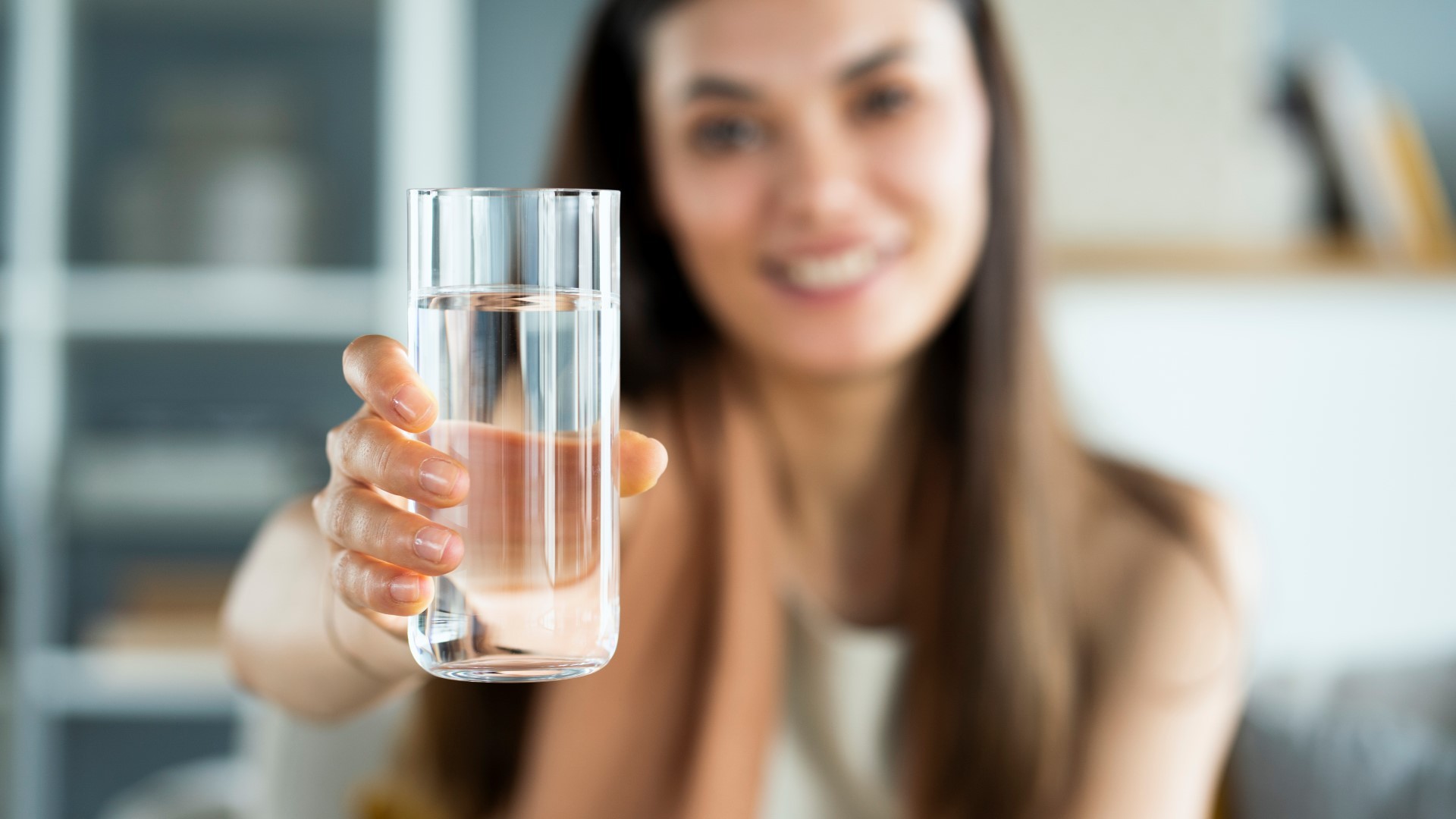 Какво става с тялото, когато пиете по една чаша вода веднага след ставане от сън