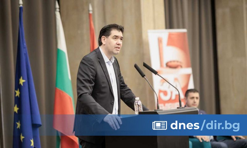 На срещата присъстваха президентът (2002-2012) Георги Първанов, евродепутатът Сергей Станишев,
