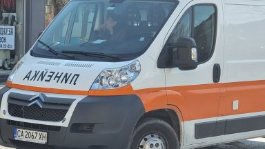 Според предварителните данни на кръстовище до Мебелна къща на бул