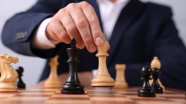 Преговорите като партия шах - кратка история на (не)джентълменското споразумение