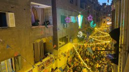 Хиляди египтяни се събраха за най-голямата вечеря ифтар на открито в Кайро