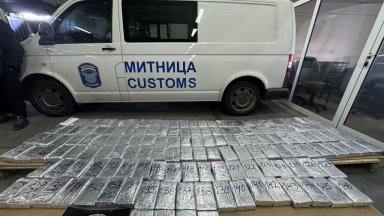Няма задържани за откритите 170 кг кокаин в контейнер с банани, поръчани от българска фирма