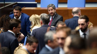 За целта в почивката от пленарното заседание правната комисия прие