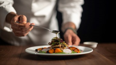 35-годишен готвач, отличен с три звезди "Мишлен", е новата звезда на френската кулинария