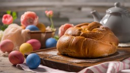 Яйца, козунак, агнешко: Колко струва трапезата за Великден?
