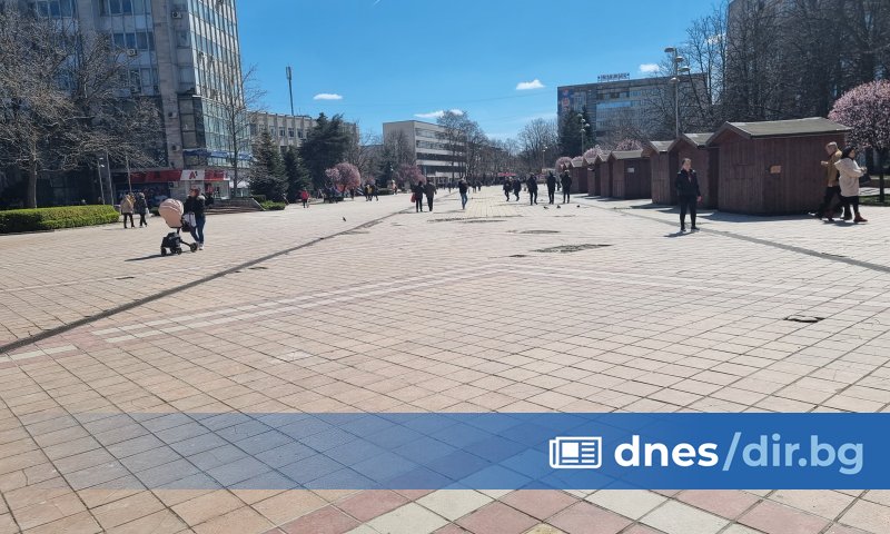 1. Николай Колев Диков
2. Десислава Иванова Иванова
3. Доника Радославова Стоичкова
4.