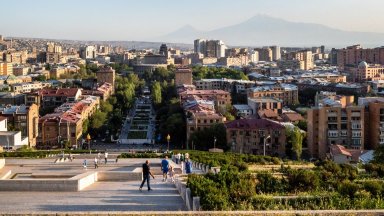 През последните няколко седмици в традиционно съюзническите и близки арменско руски