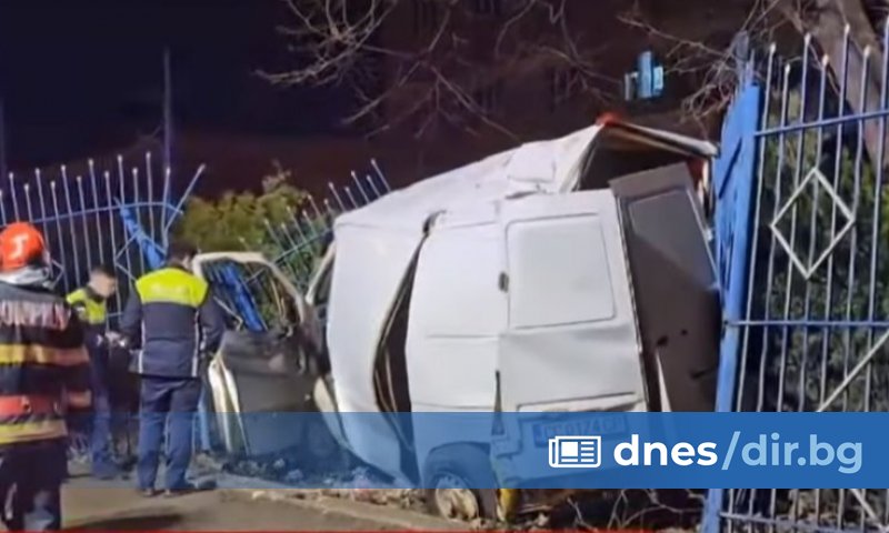 Снимка: Български бус катастрофира в Констанца, двама са тежко ранени, един е в кома